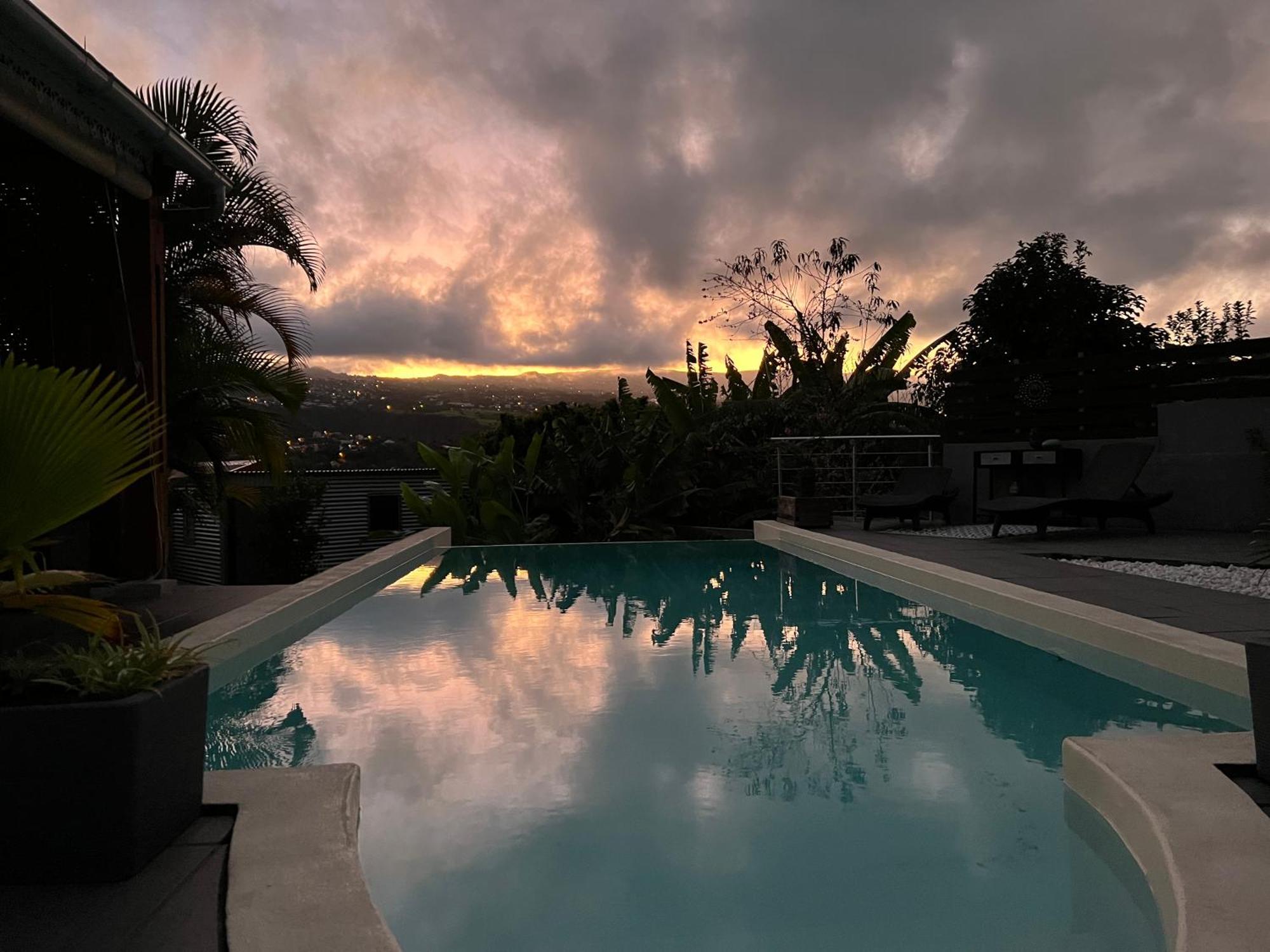 Villa Ti Moon, Entre Deux, Piscine Екстер'єр фото